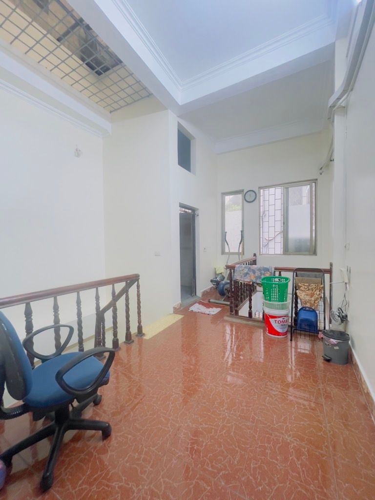 Bán nhà Ngõ Tân Lạc - diện tích 62m2 3 tầng - ô tô lùi tận cửa - giá 18 tỷ