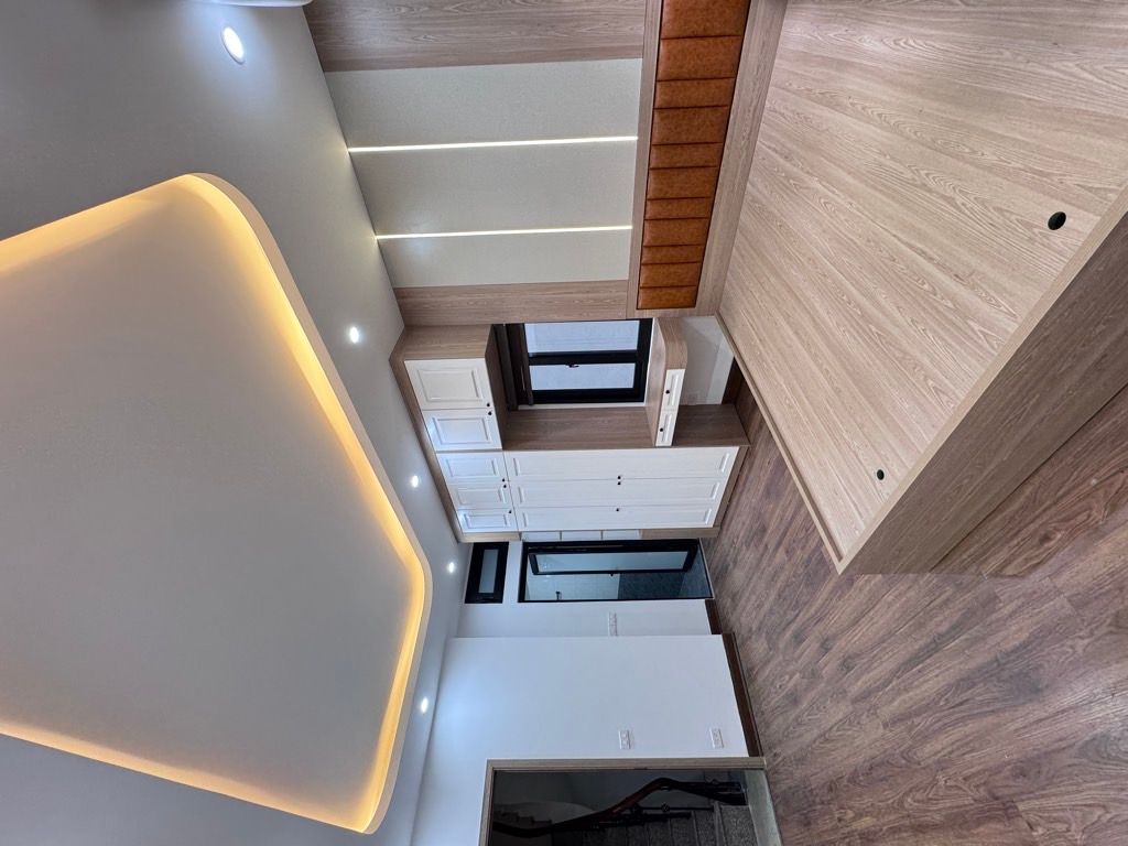 Bán nhà Định Công Thượng - diện tích 35m2 5 tầng - Lô góc hai thoáng - giá 8,3 tỷ