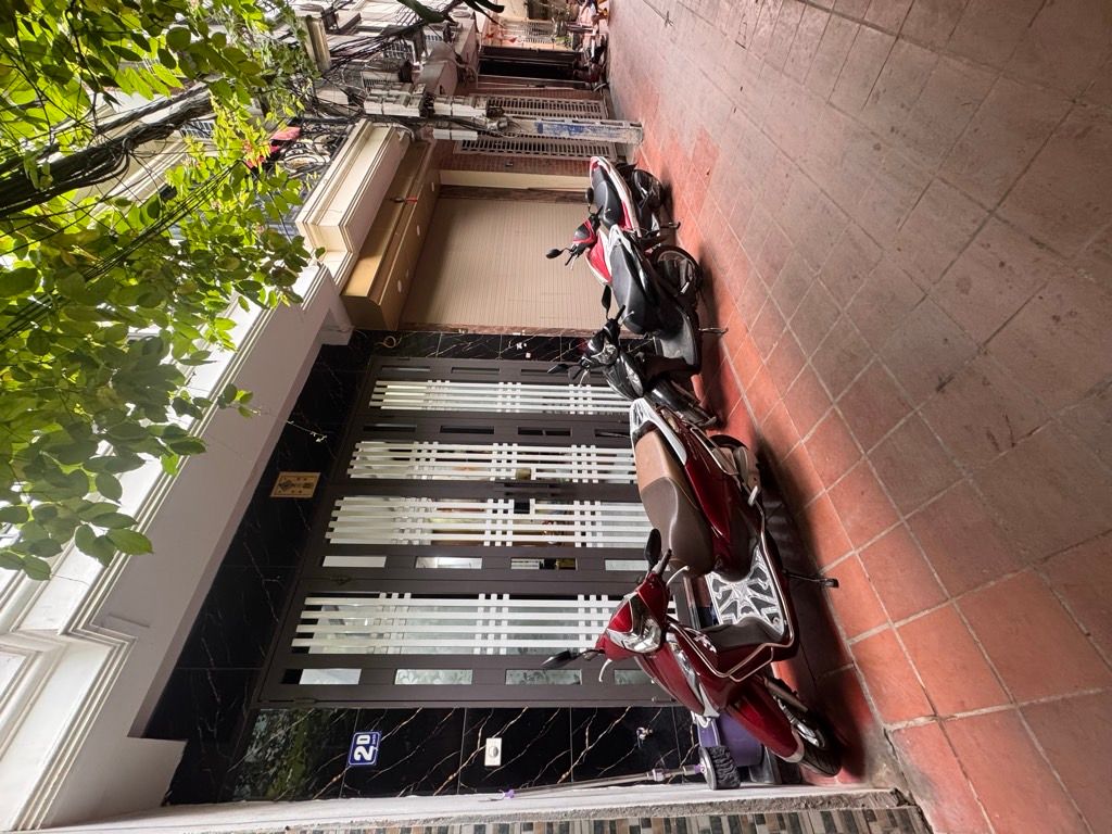 Bán nhà Lĩnh Nam - diện tích 35m2 5 tầng - Ô TÔ ĐỖ CỬA - giá 9,5 tỷ