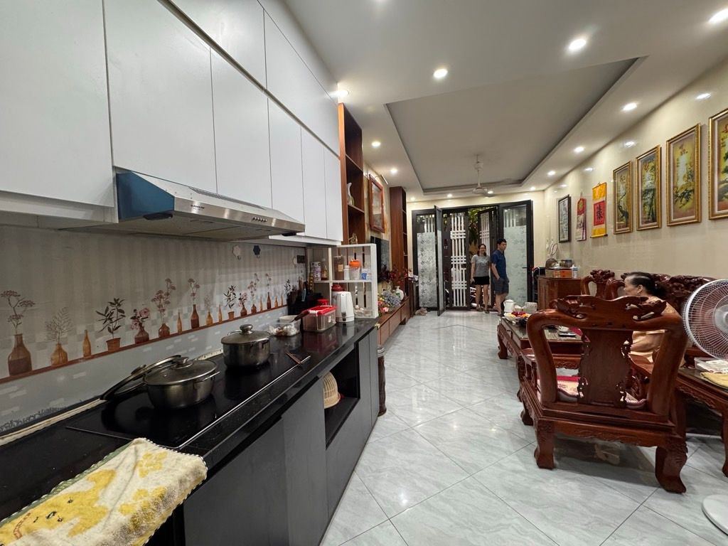 Bán nhà Lĩnh Nam - diện tích 35m2 5 tầng - Ô TÔ ĐỖ CỬA - giá 9,5 tỷ