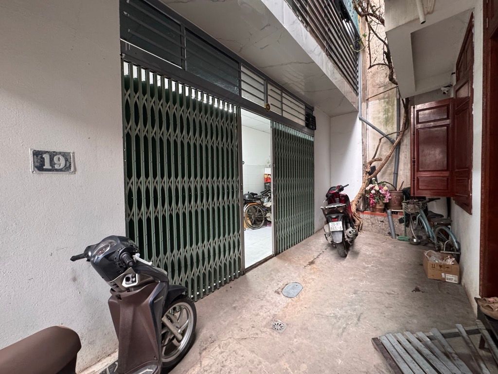 Bán nhà Giáp Nhị - diện tích 48.5m2 3 tầng - Nhà chưa sổ - giá 5 tỷ