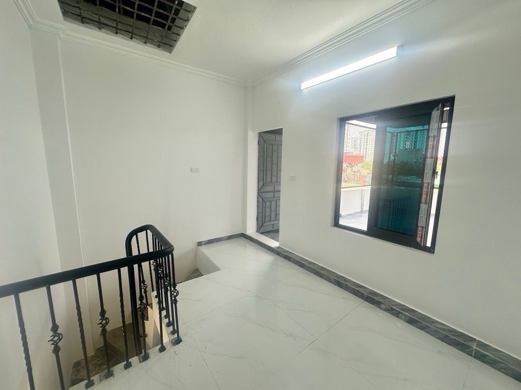 Bán nhà Tân Mai - diện tích 32m2 3 tầng - Nhà vuông đẹp, chủ bao quy hoạch - giá 3,86 tỷ