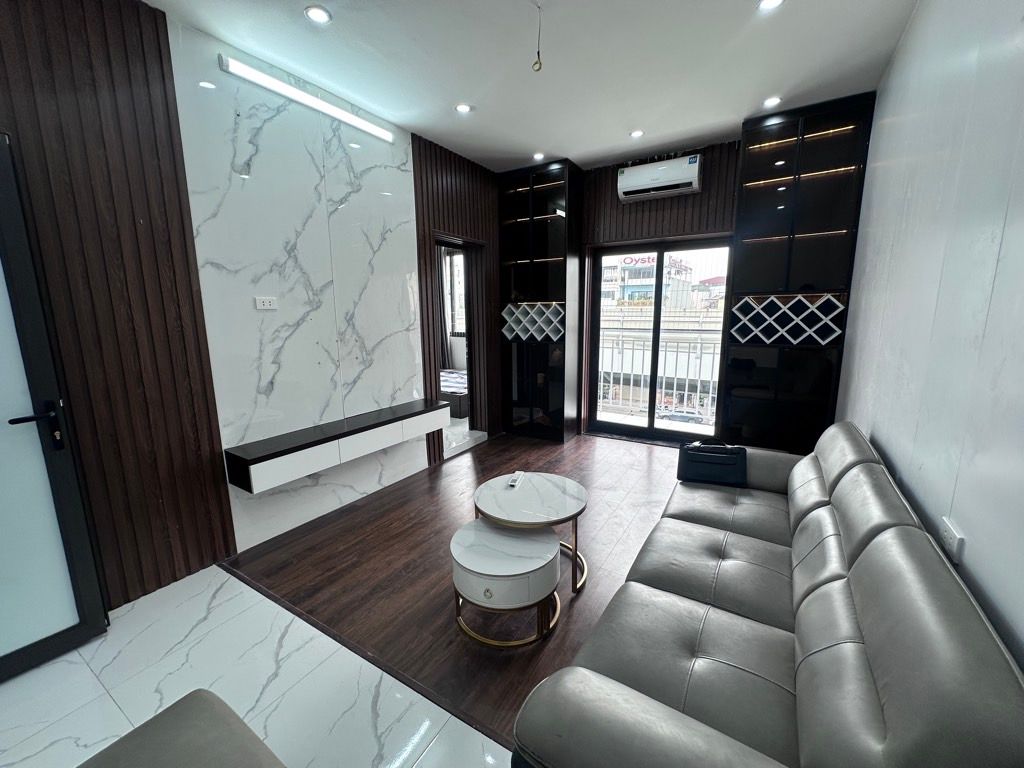 Bán nhà Minh Khai - diện tích 140m2 1 tầng - Mặt phố, view tỉ đô - giá 5,3 tỷ