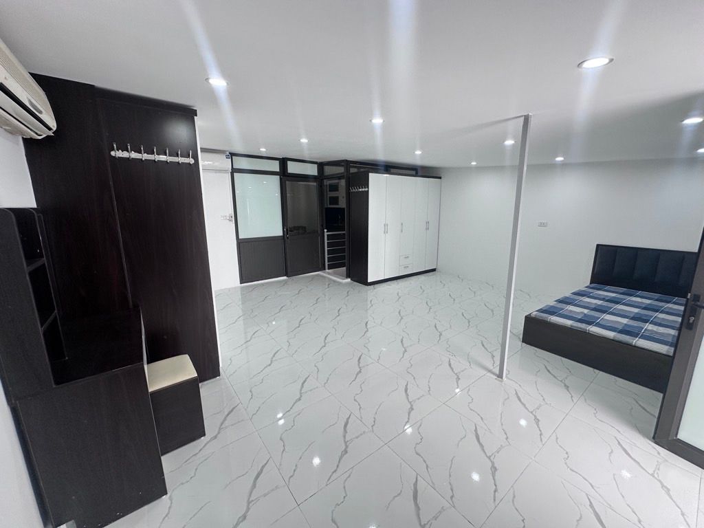 Bán nhà Minh Khai - diện tích 140m2 1 tầng - Mặt phố, view tỉ đô - giá 5,3 tỷ