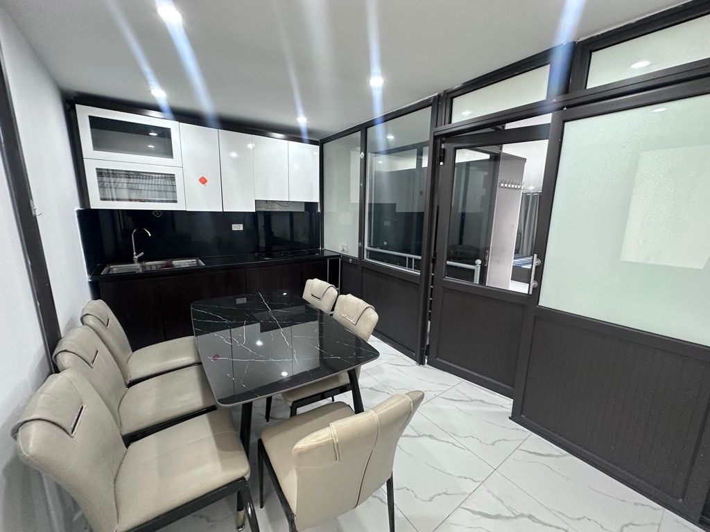 Bán nhà Minh Khai - diện tích 140m2 1 tầng - Mặt phố, view tỉ đô - giá 5,3 tỷ