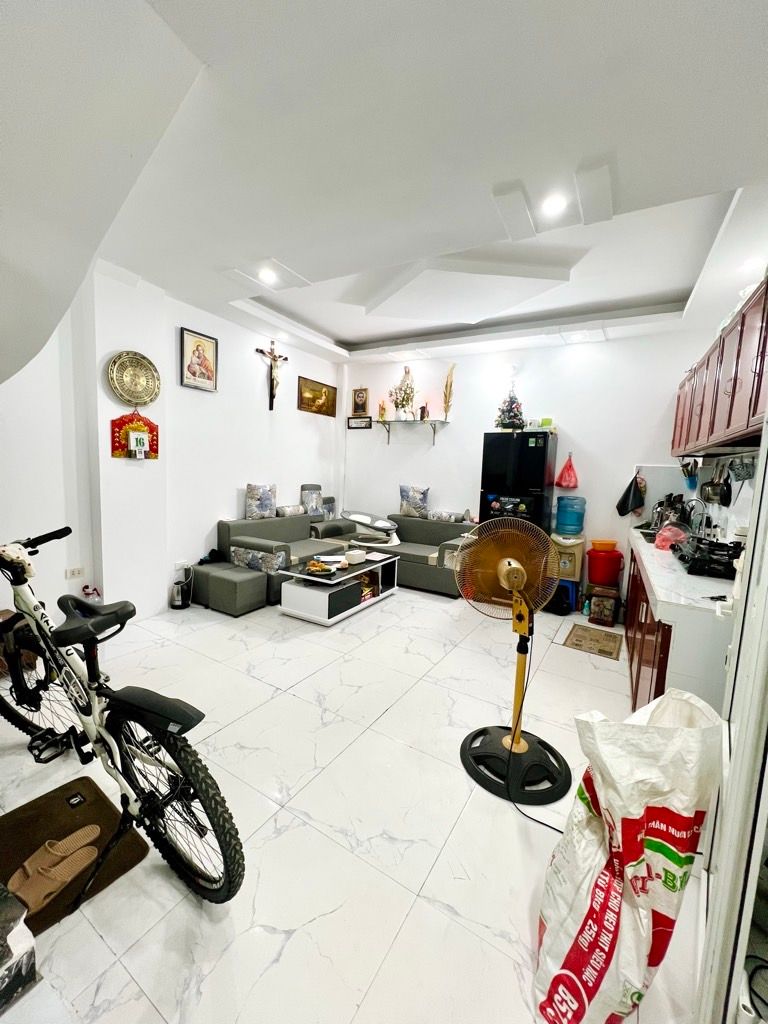 Bán nhà Nam Dư - diện tích 35.5m2 5 tầng - RA Ô TÔ - giá 5 tỷ