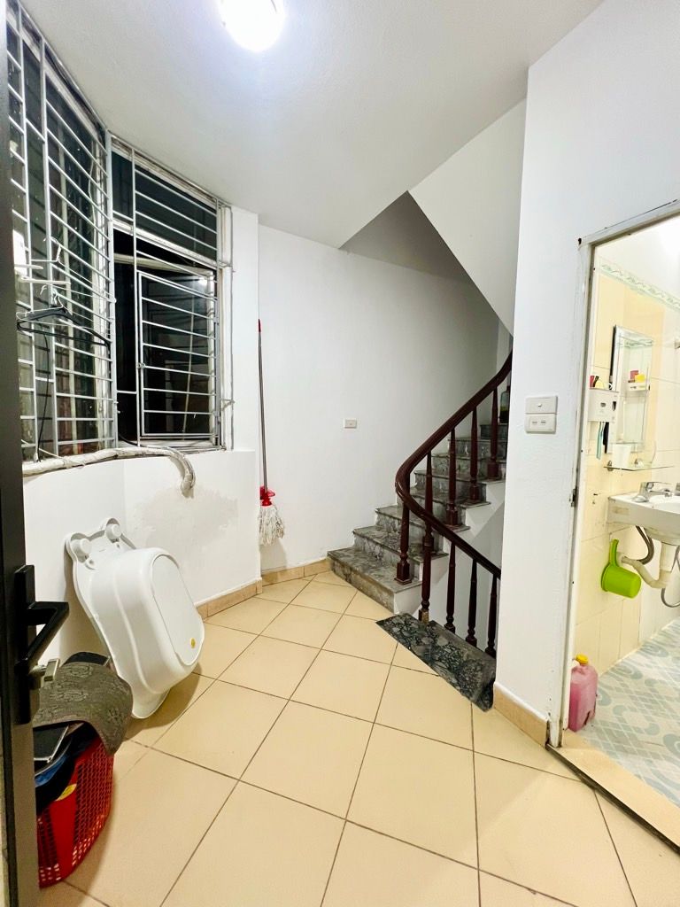 Bán nhà Nam Dư - diện tích 35.5m2 5 tầng - RA Ô TÔ - giá 5 tỷ