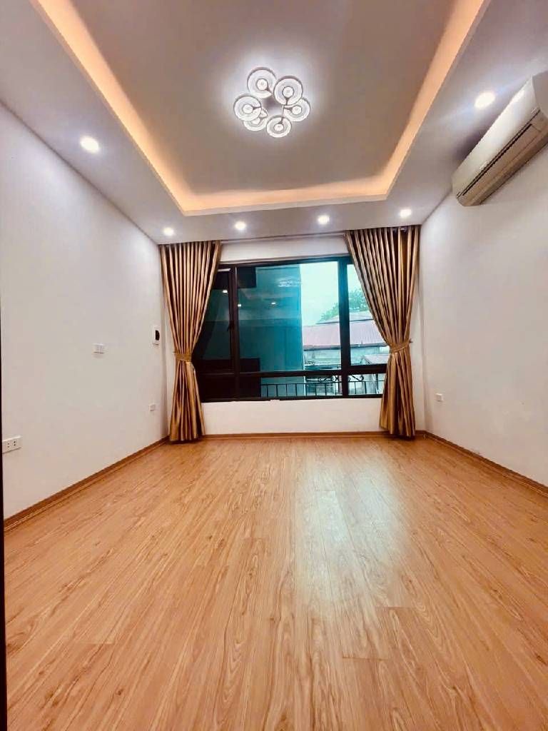 Bán nhà Hồng Mai - diện tích 18,6m2 5 tầng - Ô tô tránh - giá 6,38 tỷ