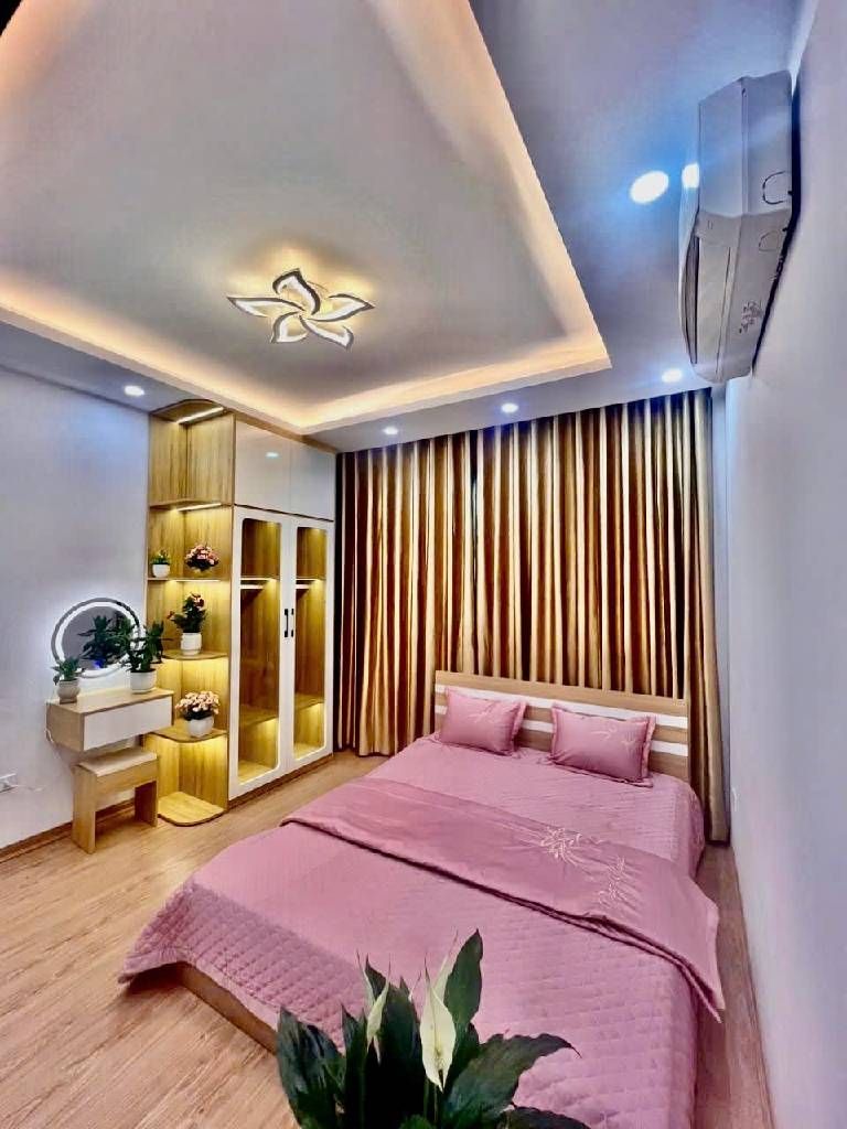 Bán nhà Hồng Mai - diện tích 18,6m2 5 tầng - Ô tô tránh - giá 6,38 tỷ