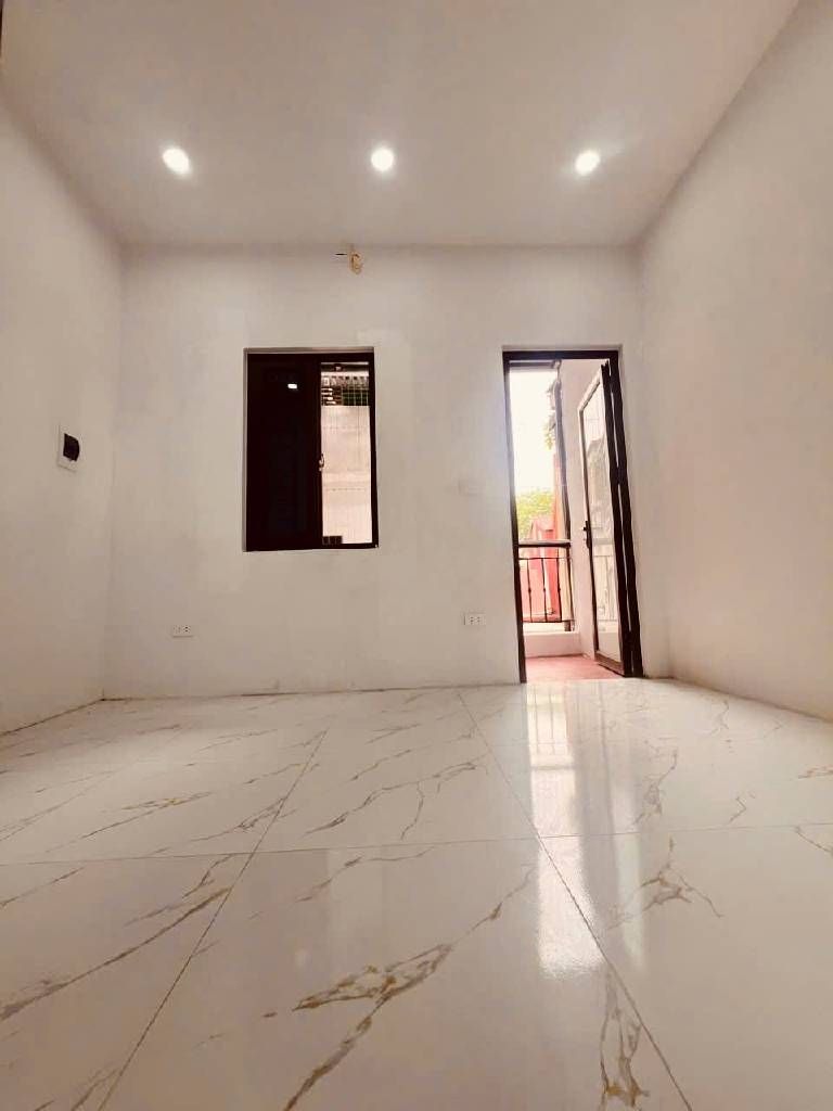 Bán nhà Hồng Mai - diện tích 18,6m2 5 tầng - Ô tô tránh - giá 6,38 tỷ