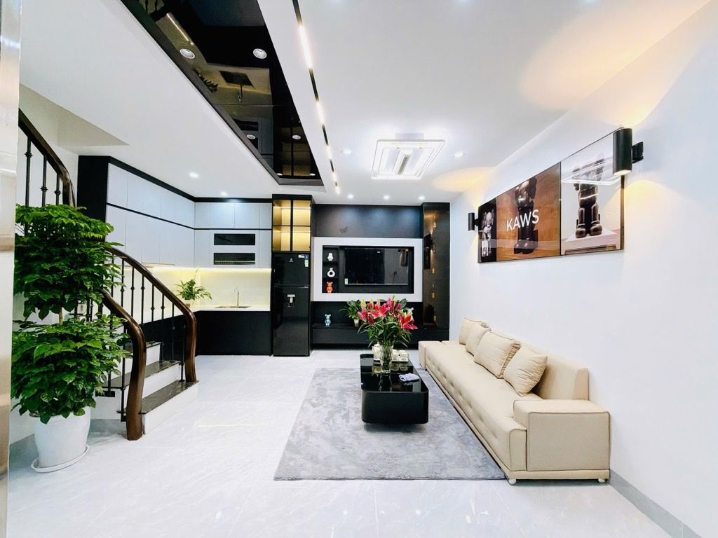 Bán nhà Minh Khai - diện tích 31m2 4 tầng - Nhà đẹp hiếm có - giá 7,75 tỷ