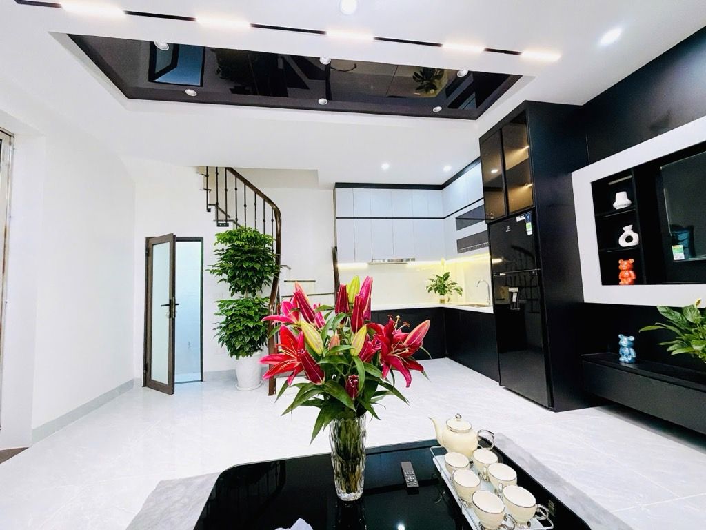 Bán nhà Minh Khai - diện tích 31m2 4 tầng - Nhà đẹp hiếm có - giá 7,75 tỷ