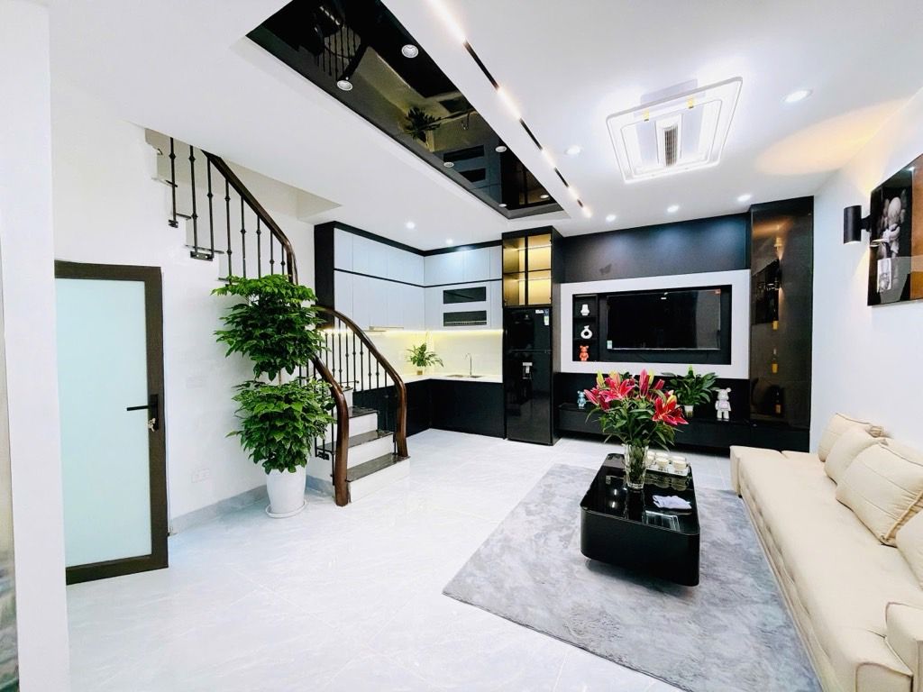 Bán nhà Minh Khai - diện tích 31m2 4 tầng - Nhà đẹp hiếm có - giá 7,75 tỷ