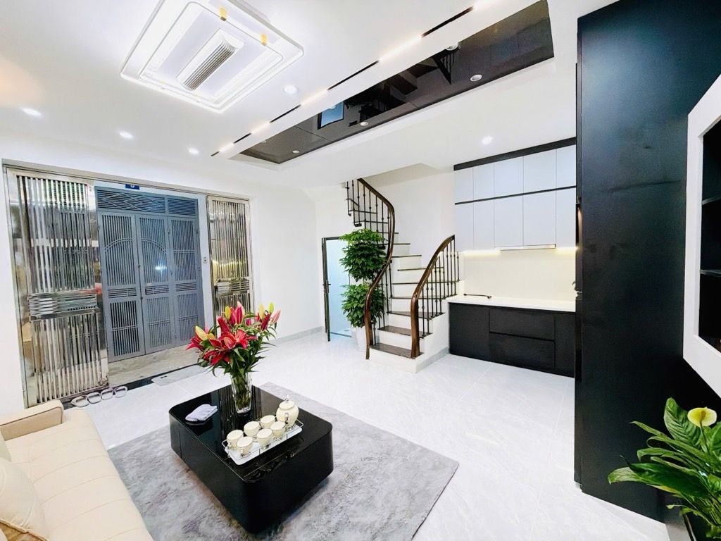 Bán nhà Minh Khai - diện tích 31m2 4 tầng - Nhà đẹp hiếm có - giá 7,75 tỷ