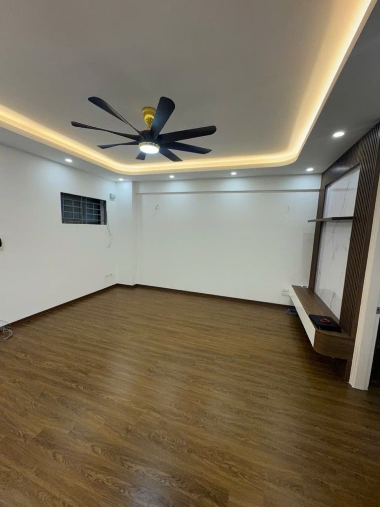 Bán nhà Trần Thủ Độ - diện tích 81m2 1 tầng - Lô góc - giá 5,75 tỷ