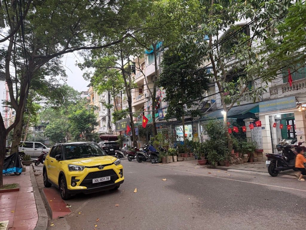 Bán nhà Trương Định - diện tích 62m2 4 tầng - ô tô tránh - giá 22,5 tỷ