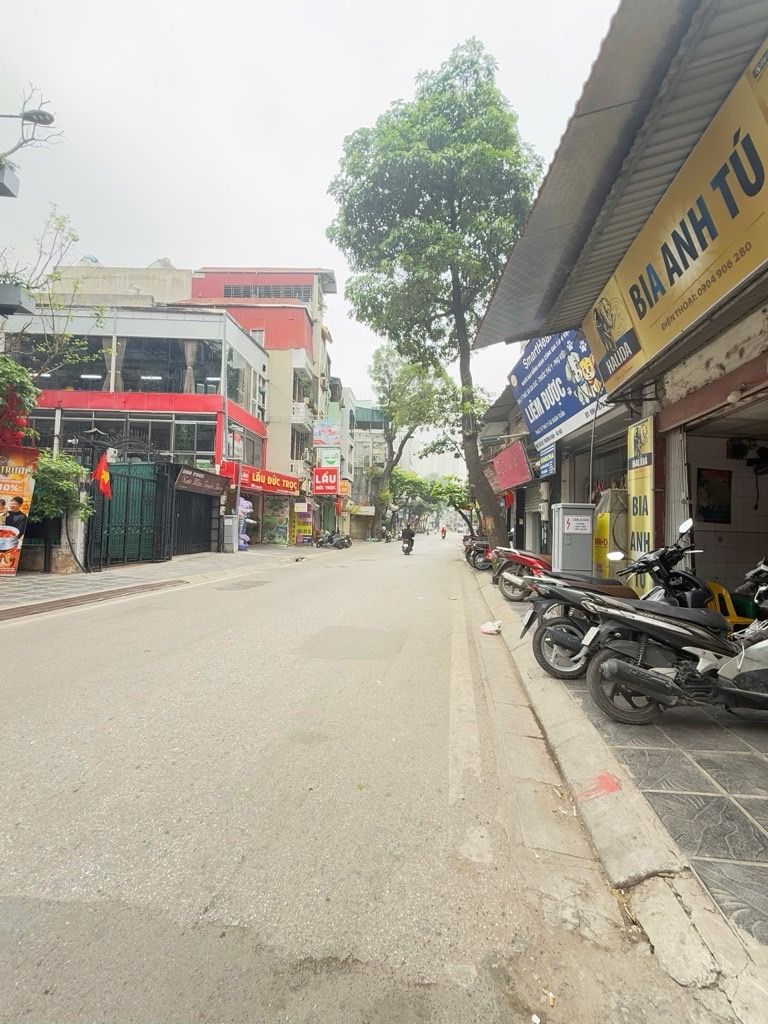 Bán nhà Trương Định - diện tích 43m2 5 tầng - Ô tô sát nhà - giá 13 tỷ