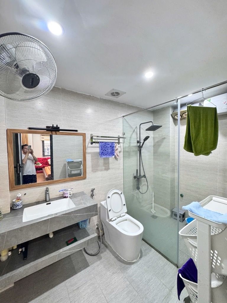 Bán nhà Trương Định - diện tích 43m2 5 tầng - Ô tô sát nhà - giá 13 tỷ