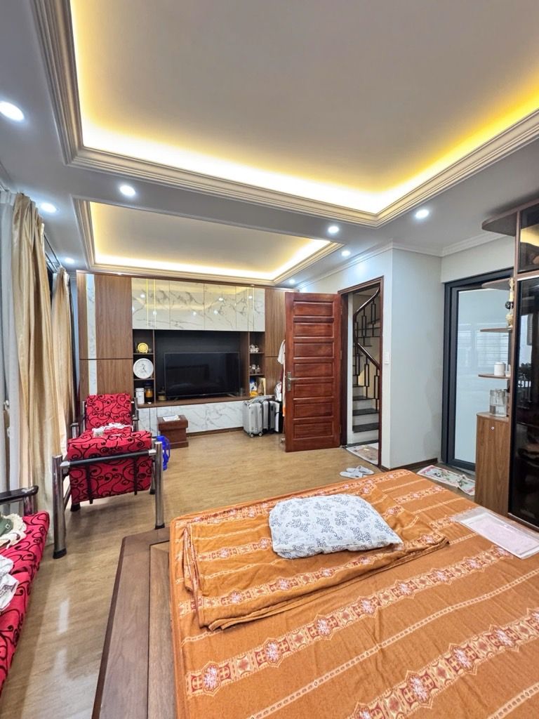 Bán nhà Trương Định - diện tích 43m2 5 tầng - Ô tô sát nhà - giá 13 tỷ