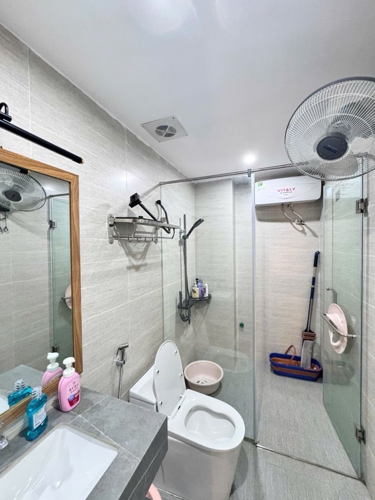 Bán nhà Trương Định - diện tích 43m2 5 tầng - Ô tô sát nhà - giá 13 tỷ