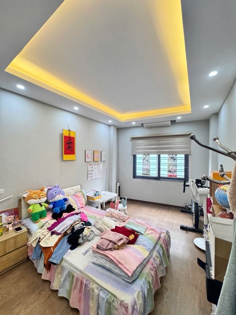 Bán nhà Trương Định - diện tích 43m2 5 tầng - Ô tô sát nhà - giá 13 tỷ