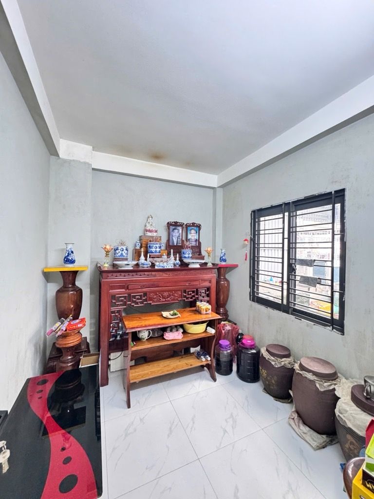 Bán nhà Trương Định - diện tích 43m2 5 tầng - Ô tô sát nhà - giá 13 tỷ