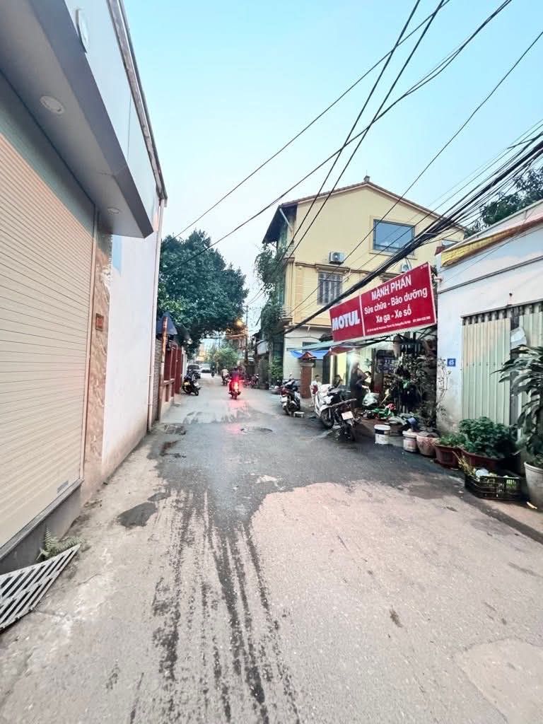 Bán nhà Thanh Lân - diện tích 30m2 2 tầng - Ô tô tránh - giá 3,5 tỷ