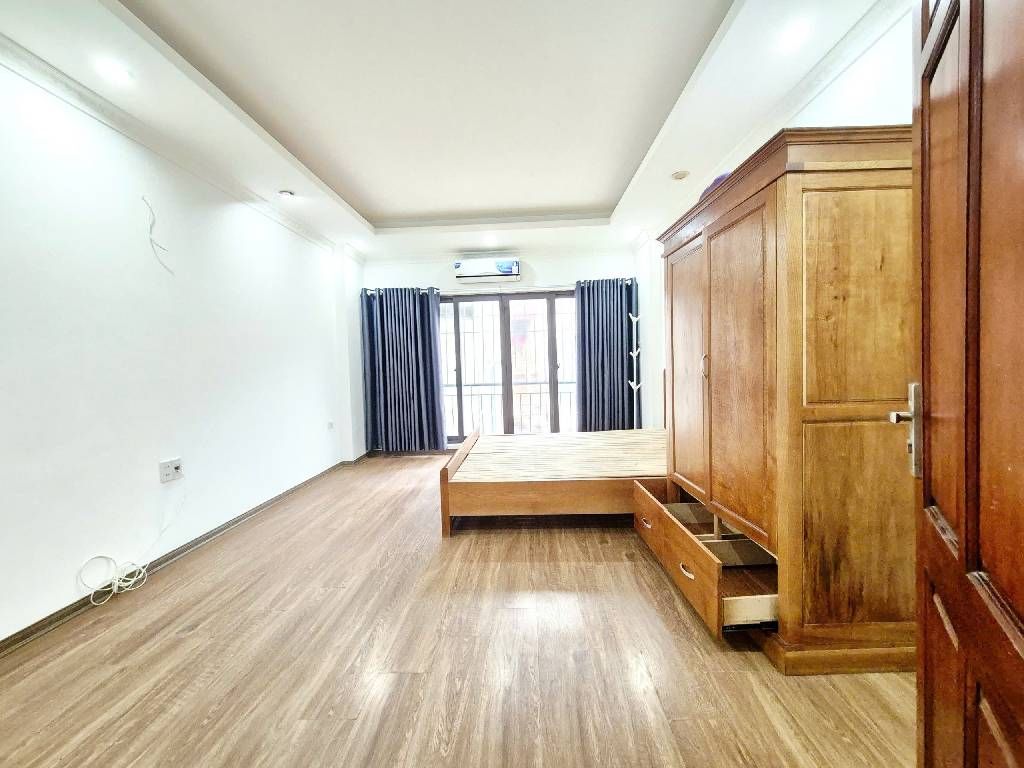 Bán nhà Đại Từ - diện tích 32,8m2 5 tầng - Nhà đẹp hiếm có - giá 9 tỷ