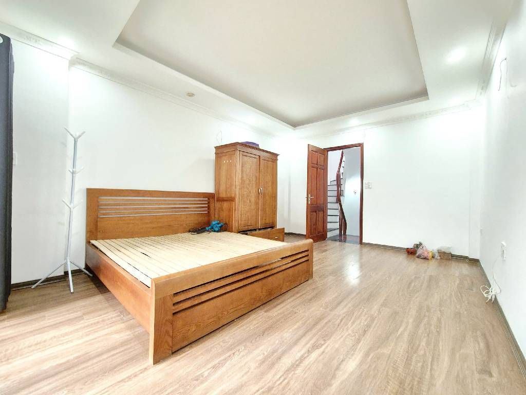 Bán nhà Đại Từ - diện tích 32,8m2 5 tầng - Nhà đẹp hiếm có - giá 9 tỷ