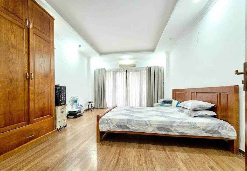 Bán nhà Đại Từ - diện tích 32,8m2 5 tầng - Nhà đẹp hiếm có - giá 9 tỷ