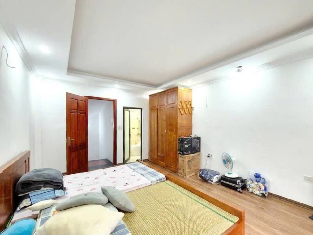 Bán nhà Đại Từ - diện tích 32,8m2 5 tầng - Nhà đẹp hiếm có - giá 9 tỷ