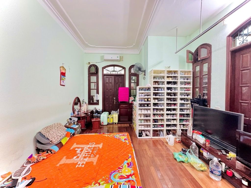 Bán nhà Phương Mai - diện tích 64,5m2 5 tầng - Ô tô vỉa hè, kinh doanh - giá 24 tỷ