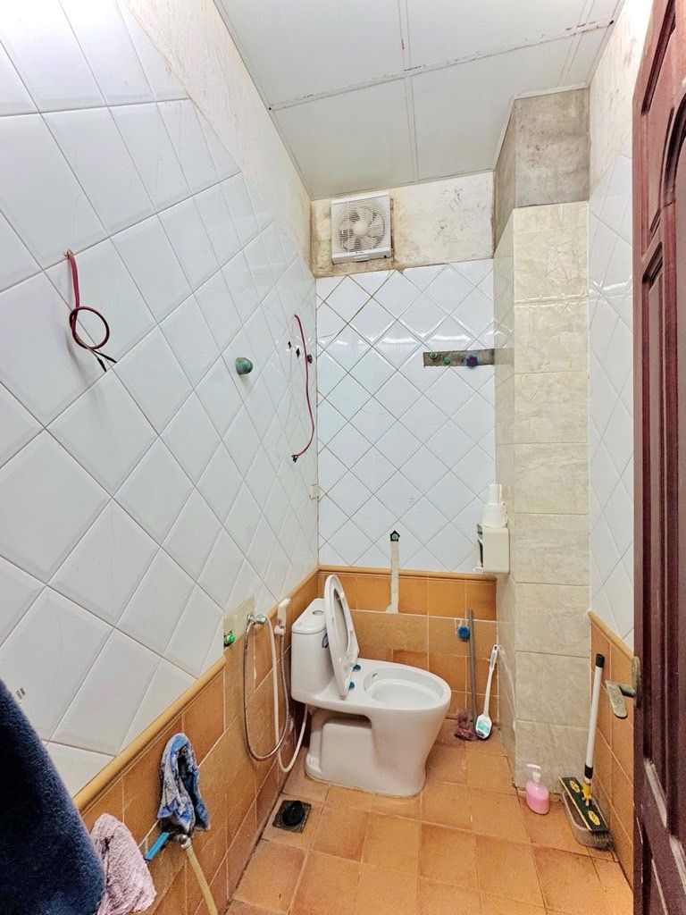 Bán nhà Phương Mai - diện tích 64,5m2 5 tầng - Ô tô vỉa hè, kinh doanh - giá 24 tỷ