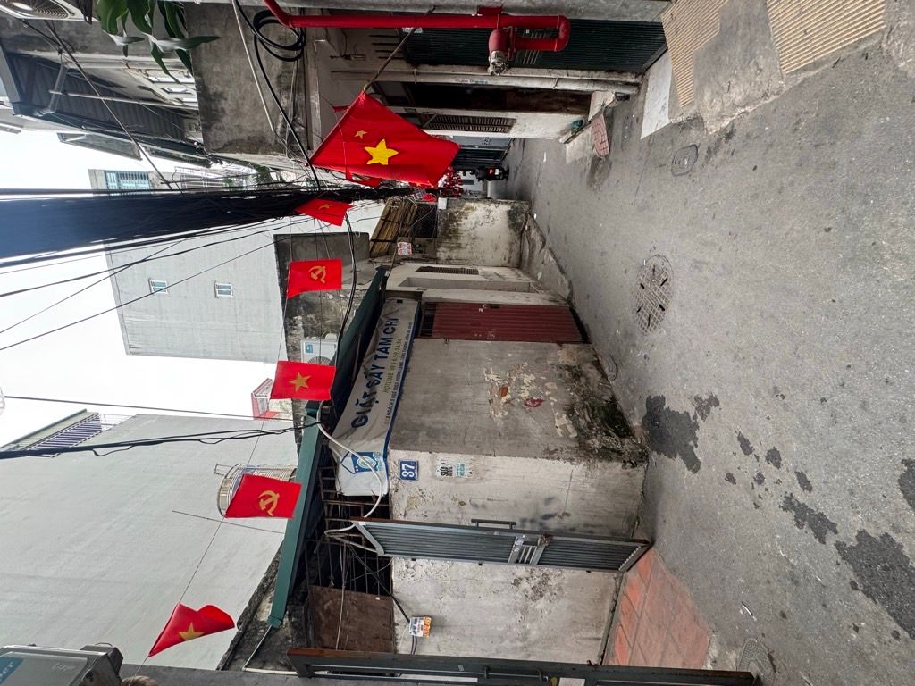 Bán nhà Đường Láng - diện tích 34m2 5 tầng - Nhà dân xây chắc chắn - giá 14,4 tỷ