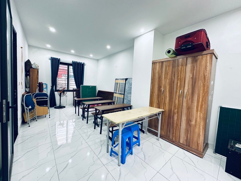 Bán nhà Định Công Hạ - diện tích 71.5m2 3 tầng - ô tô đỗ cửa - giá 7,5 tỷ