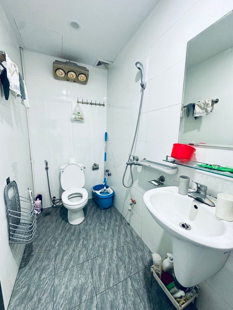 Bán nhà Định Công Hạ - diện tích 71.5m2 3 tầng - ô tô đỗ cửa - giá 7,5 tỷ