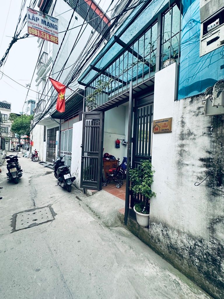 Bán nhà Định Công Hạ - diện tích 71.5m2 3 tầng - ô tô đỗ cửa - giá 7,5 tỷ