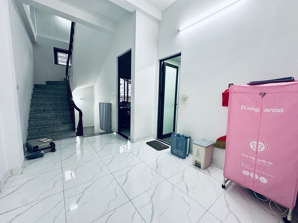 Bán nhà Định Công Hạ - diện tích 71.5m2 3 tầng - ô tô đỗ cửa - giá 7,5 tỷ