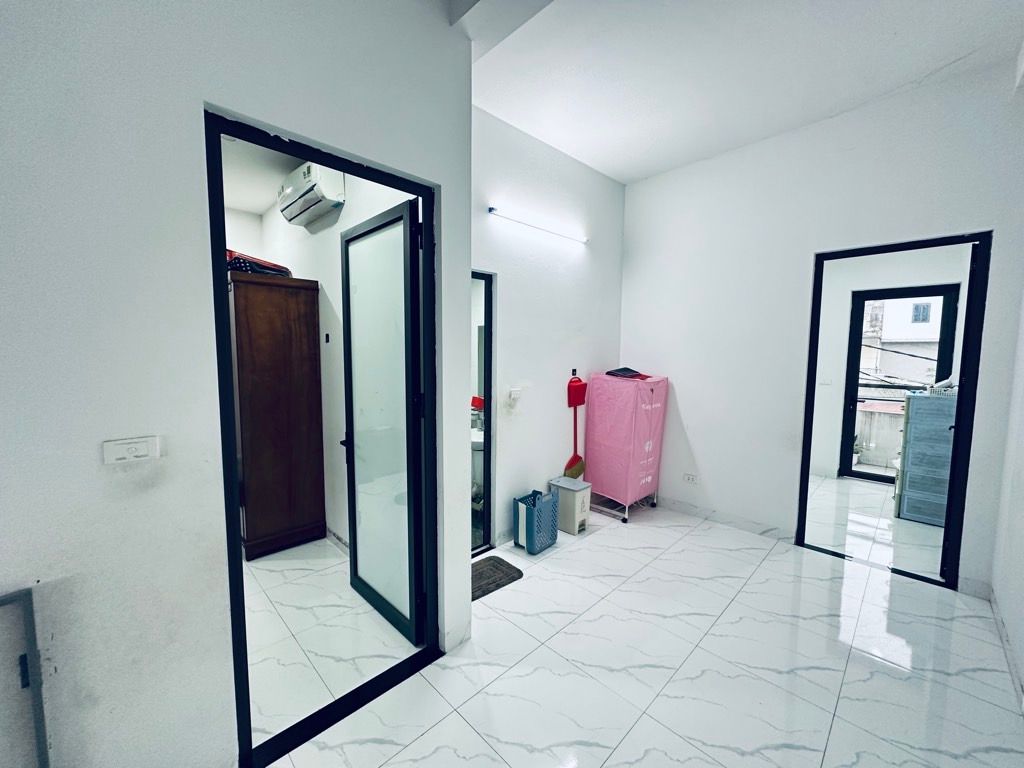 Bán nhà Định Công Hạ - diện tích 71.5m2 3 tầng - ô tô đỗ cửa - giá 7,5 tỷ