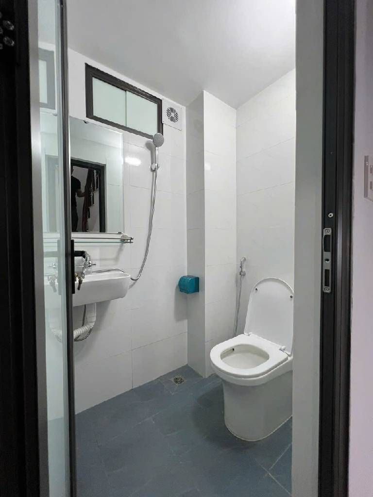 Bán nhà Thịnh Quang - diện tích 20m2 6 tầng - ô tô đỗ cửa - giá 7,9 tỷ