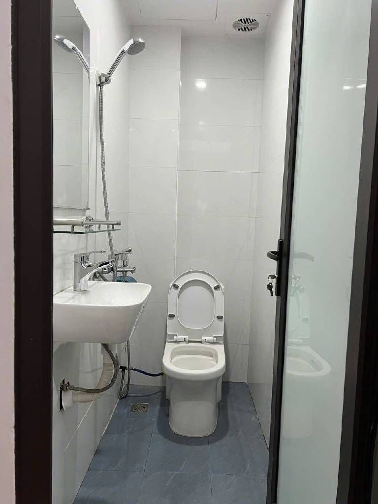 Bán nhà Thịnh Quang - diện tích 20m2 6 tầng - ô tô đỗ cửa - giá 7,9 tỷ