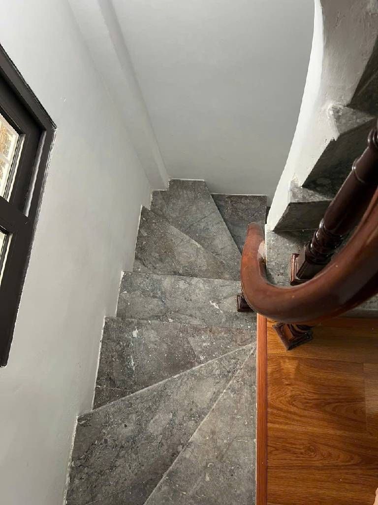 Bán nhà Thịnh Quang - diện tích 20m2 6 tầng - ô tô đỗ cửa - giá 7,9 tỷ