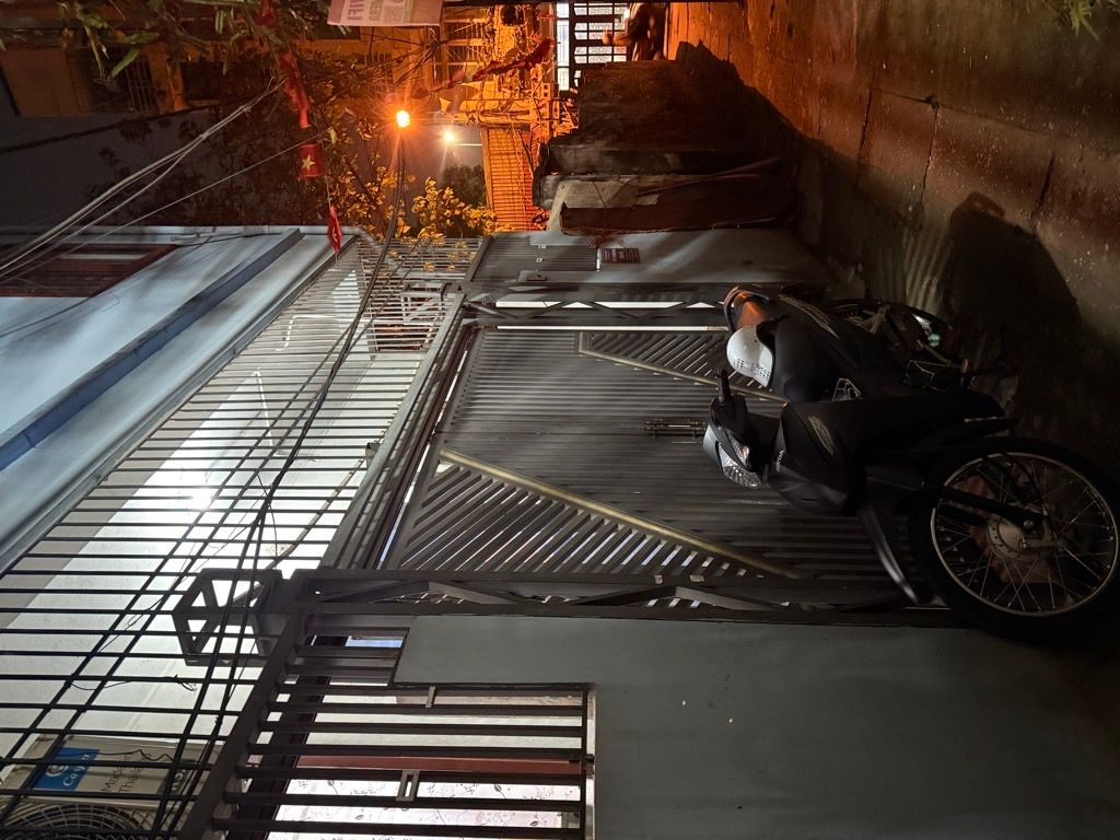 Bán nhà Tây Trà - diện tích 31m2 3 tầng - nhà dân xây cực chắc - giá 6,4 tỷ