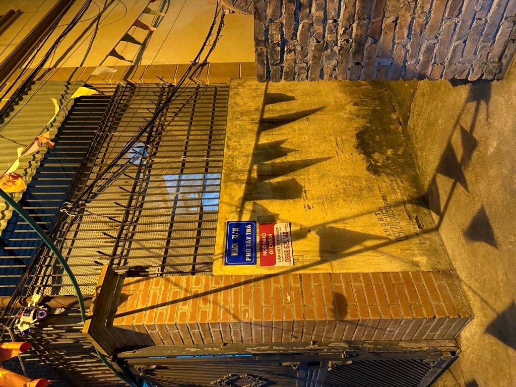 Bán nhà Tây Trà - diện tích 31m2 3 tầng - nhà dân xây cực chắc - giá 6,4 tỷ