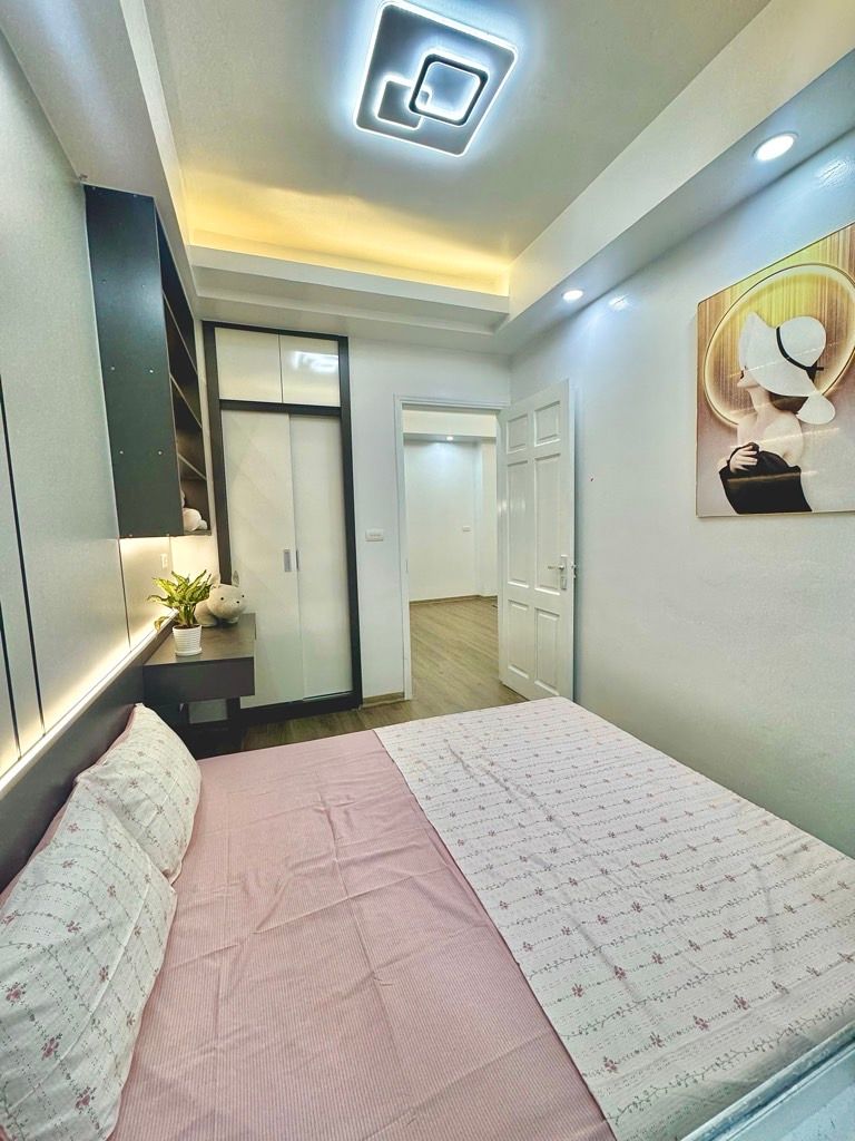 Bán nhà Láng - diện tích 52m2 2 tầng - ô tô đỗ cổng - giá 2,55 tỷ