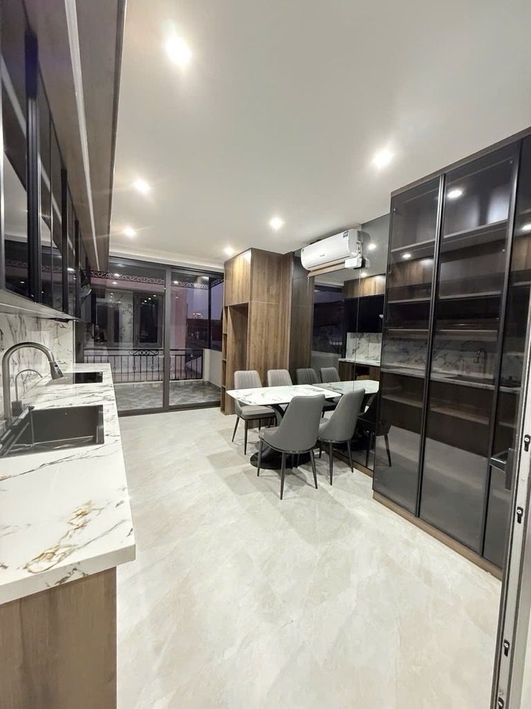 Bán nhà Trần Khát Chân - diện tích 34m2 6 tầng - Ô tô đỗ gần - giá 9,9 tỷ