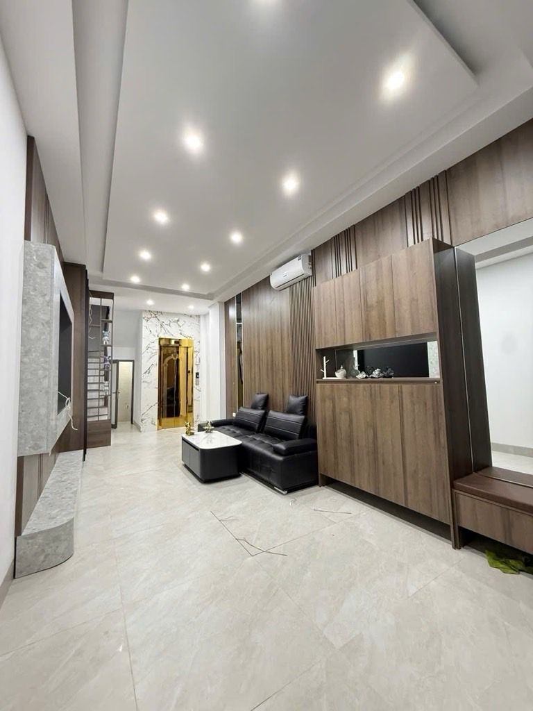 Bán nhà Trần Khát Chân - diện tích 34m2 6 tầng - Ô tô đỗ gần - giá 9,9 tỷ