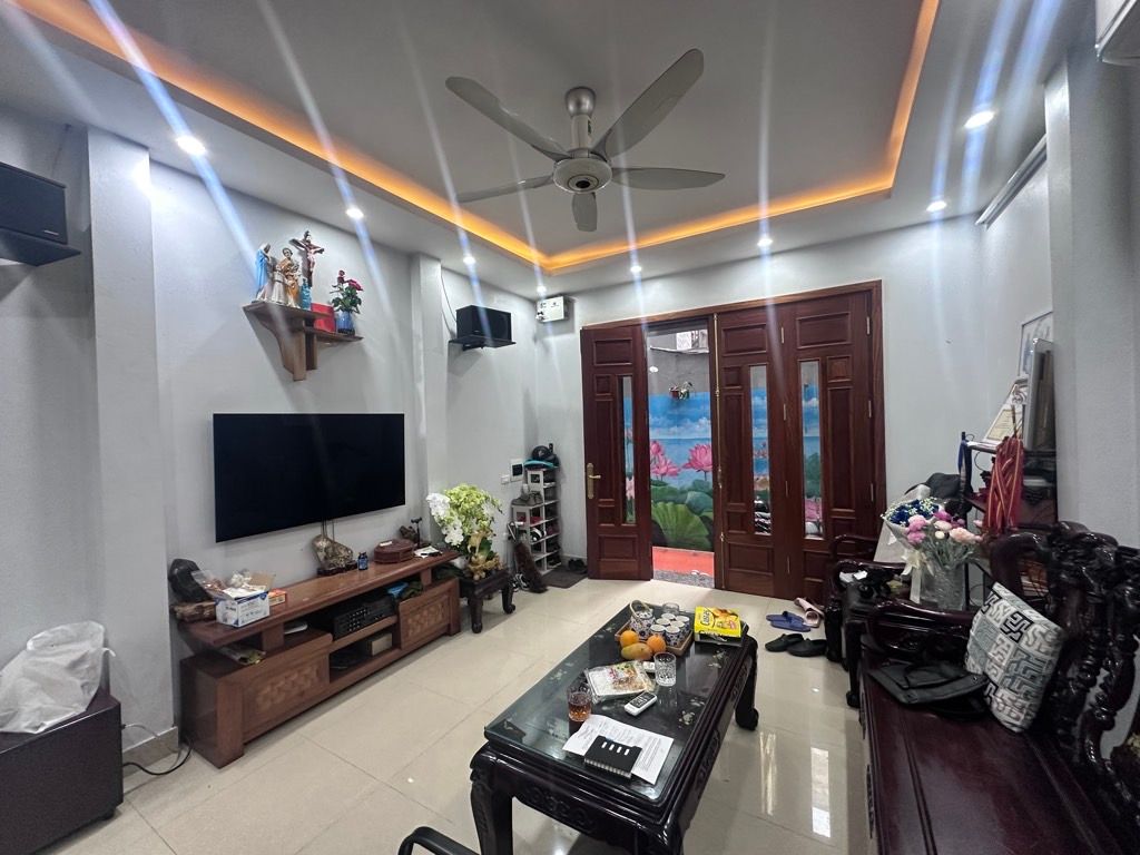 Bán nhà Yên Duyên - diện tích 50m2 3 tầng - Siêu phẩm dân xây - giá 13 tỷ