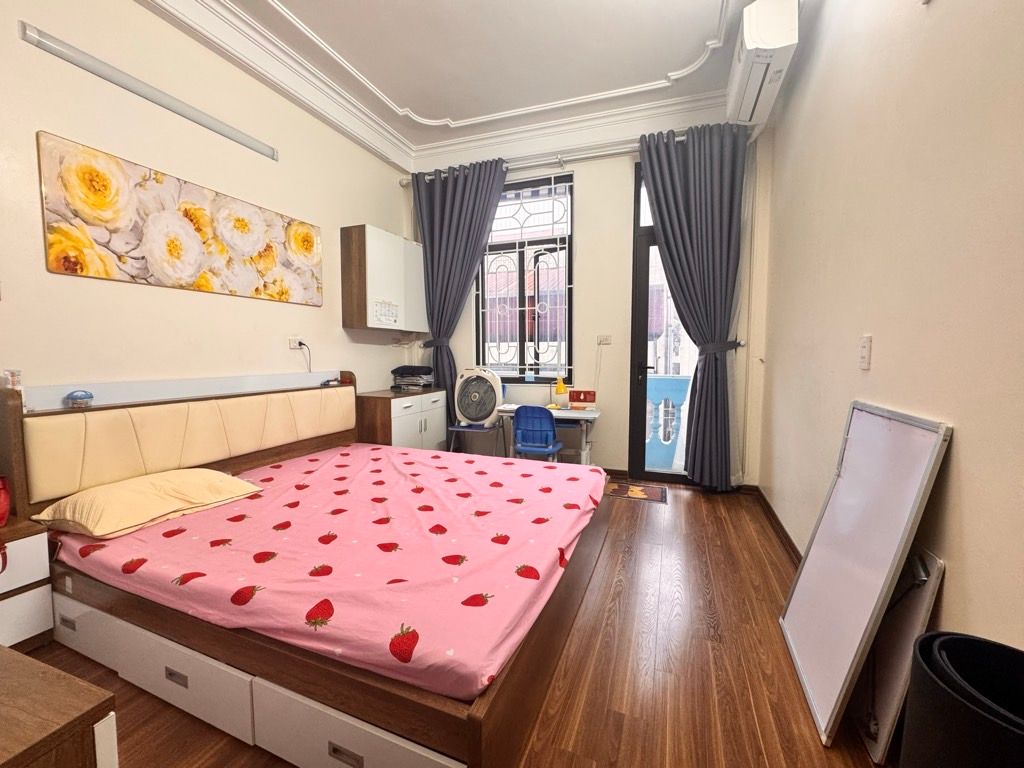 Bán nhà Đại Từ - diện tích 28m2 5 tầng - Ngõ rộng thoáng - giá 8 tỷ