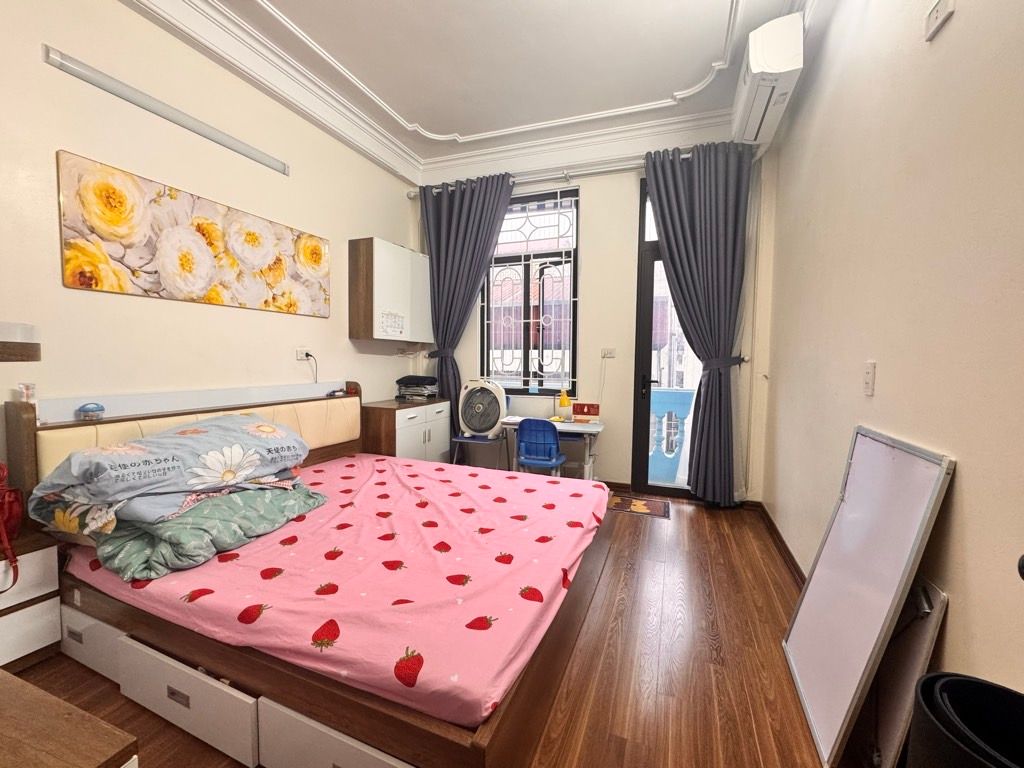 Bán nhà Đại Từ - diện tích 28m2 5 tầng - Ngõ rộng thoáng - giá 8 tỷ